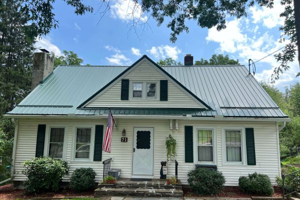 copy-of-finished-roof-charcoal-ivy-wurth-1-4-14C2822F2-3E3F-3A89-A6B2-DBBE2CA763C1.jpeg